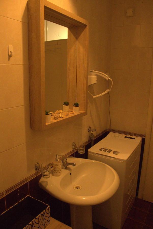 Novi Sad Apartman Tenigo Exteriör bild