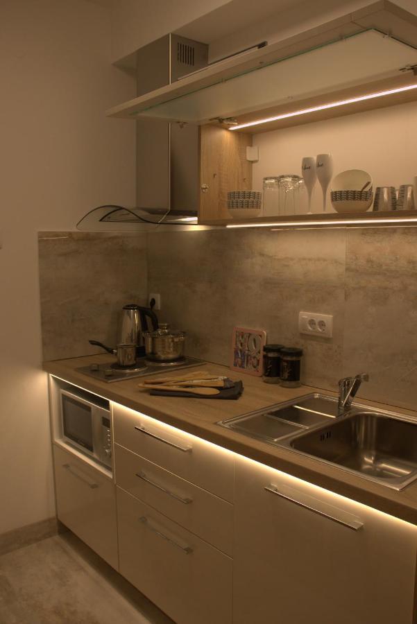 Novi Sad Apartman Tenigo Exteriör bild